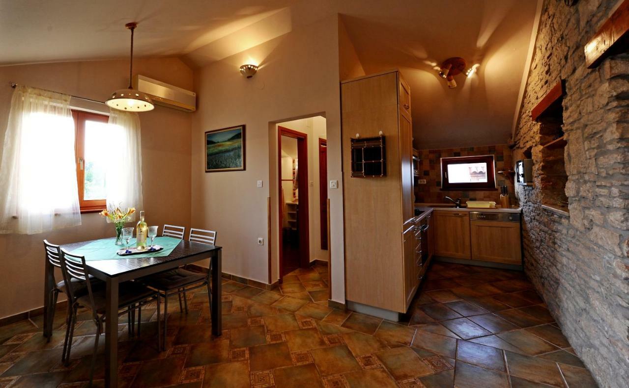 Apartment Paola Rakalj Luaran gambar